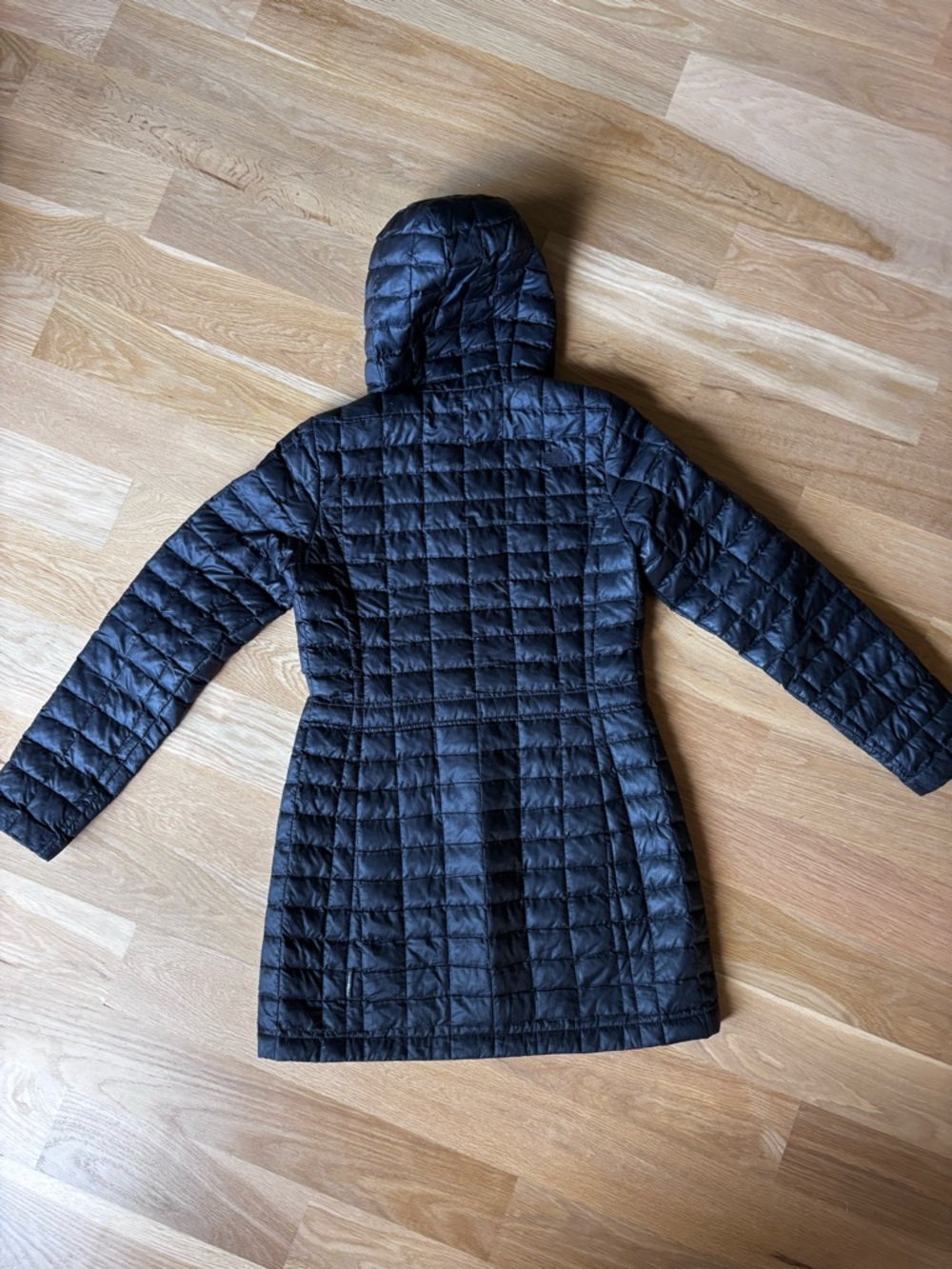 The North Face Thermaboll Women's Puffer Jacket - Picture 4 of 10